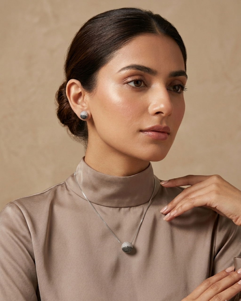 Round Crystal Black Ball Set