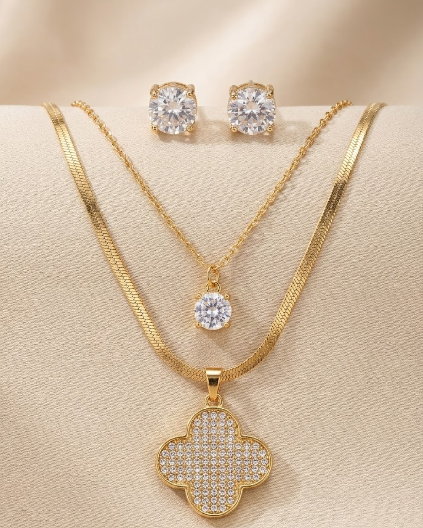 Clover Pendant & Tops Set